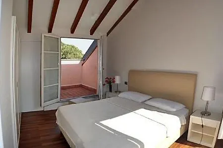 Sleeps 6 Pool Wifi Apartment Meina