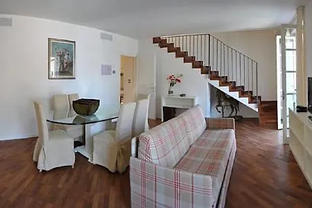 Sleeps 6 Pool Wifi Apartment Meina