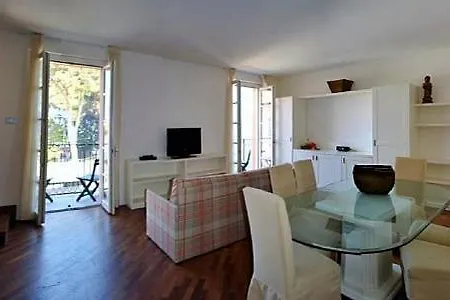 Apartment Sleeps 6 Pool Wifi Meina