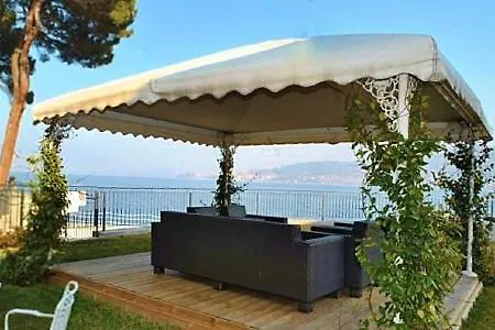 Apartment Sleeps 6 Pool Wifi Meina